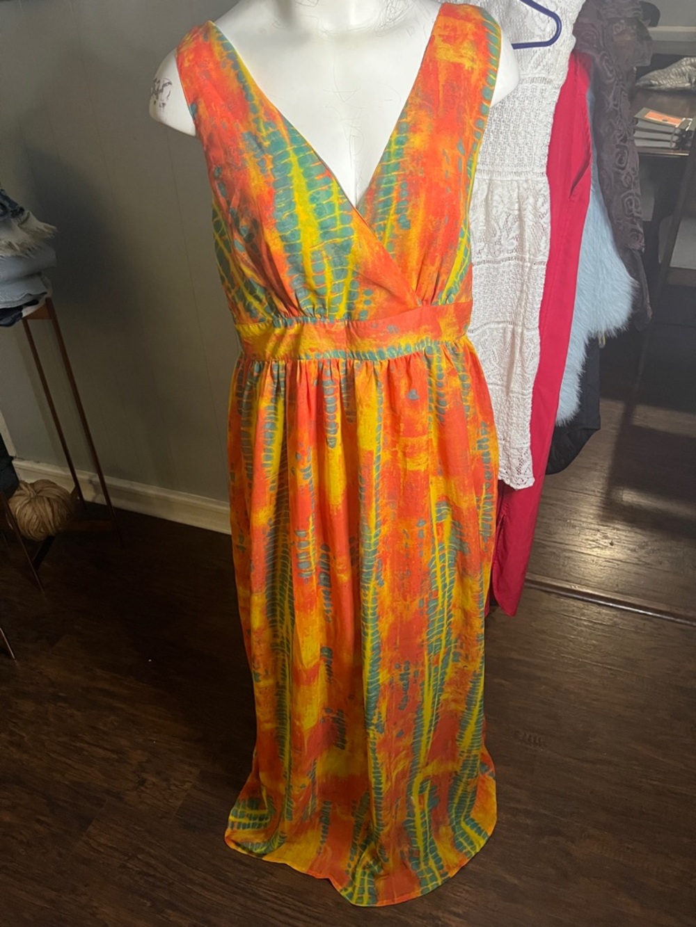 Sleeveless Orange Tie-Dye Maxi Dress with V-Neck